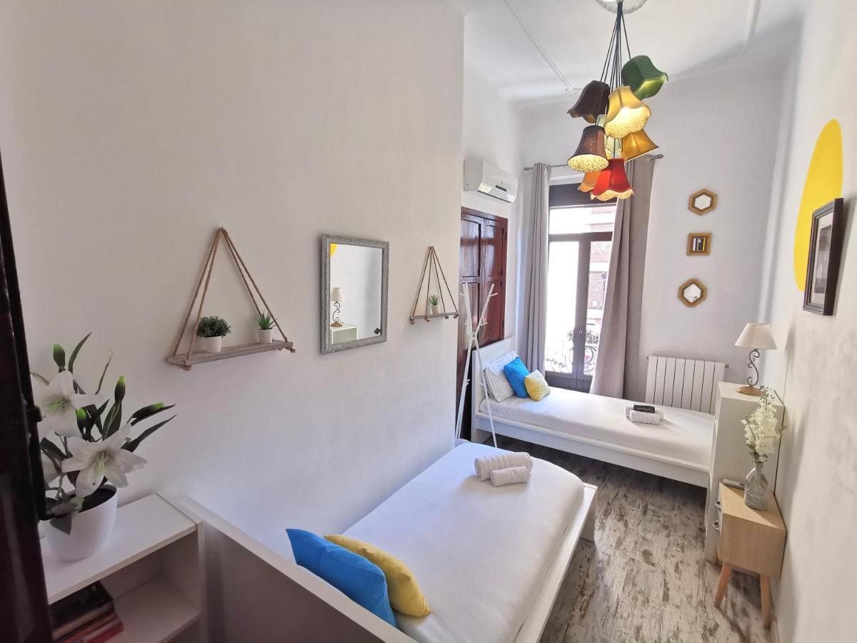 Portrait Boutique Guesthouse Валенсія Екстер'єр фото