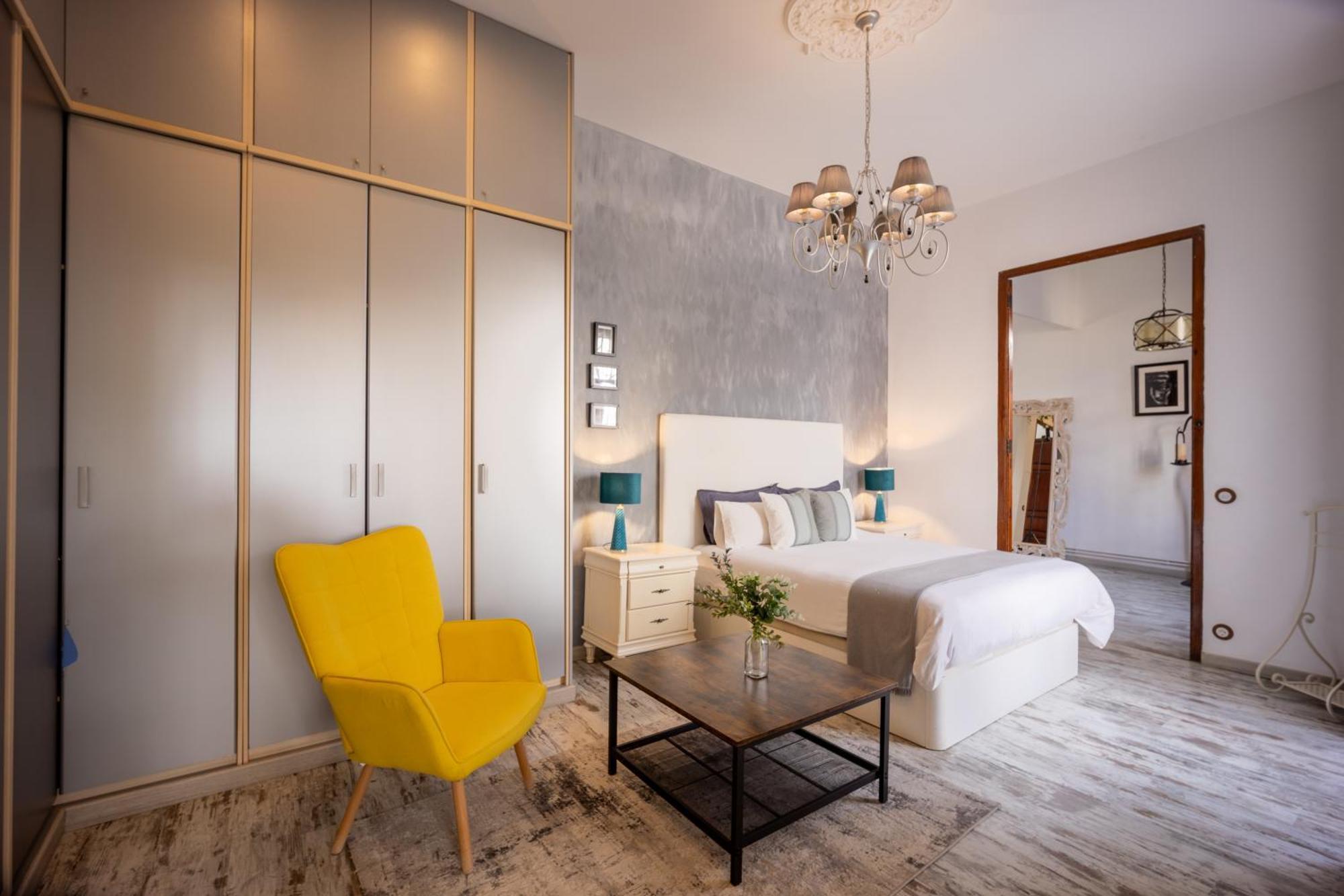 Portrait Boutique Guesthouse Валенсія Екстер'єр фото